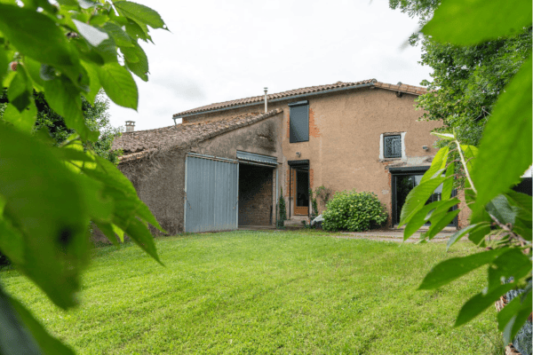 Magnifique corps de ferme rénové, 196 m² à Cugnaci Magnifique corps de ferme renove 196 m² a Cugnaci